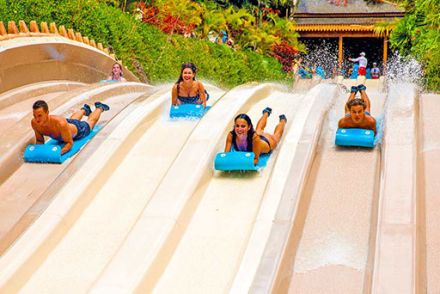 Naga Racer ProRACER-Wasser-Mattenrutsche Siam Park Teneriffa
